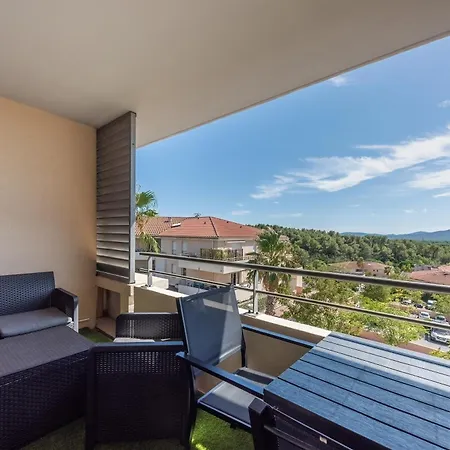 Les Coteaux D'argens - Climatise Apartament